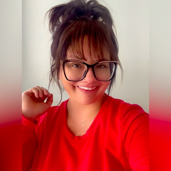 Meet your Posher, Sabrina - Picture 1 of 1